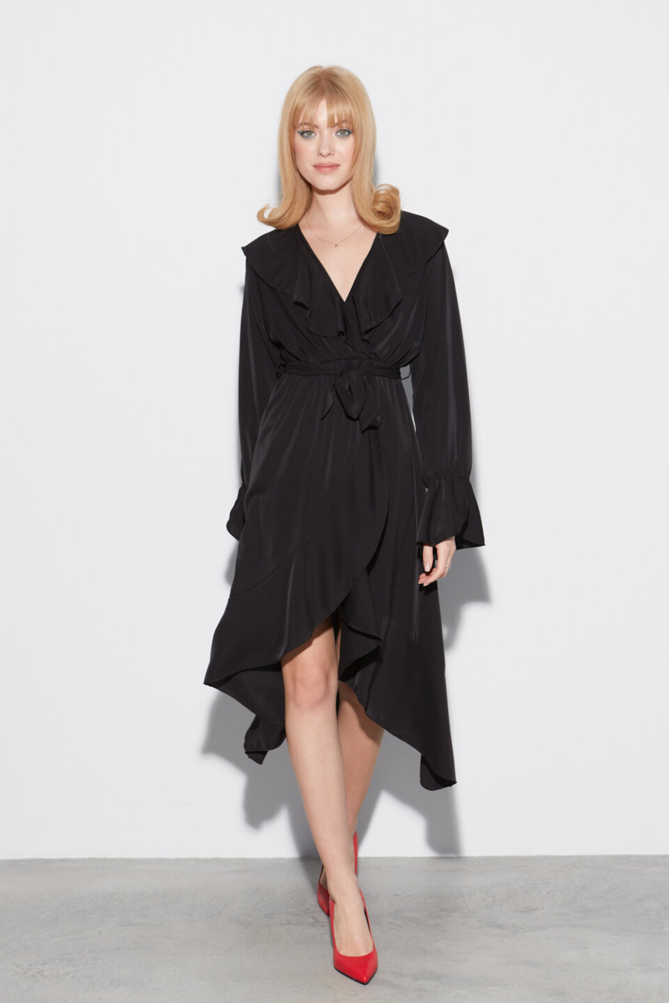 Rochie-neagra-asimetrica-Dolores-ETIC-4