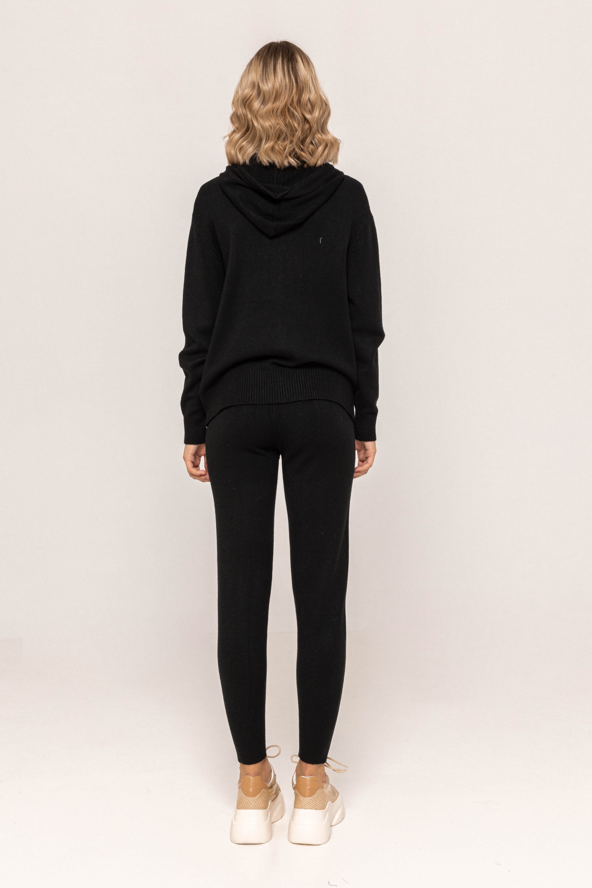 Pantalon-sport-din-tricot-Meral-negru-ETIC