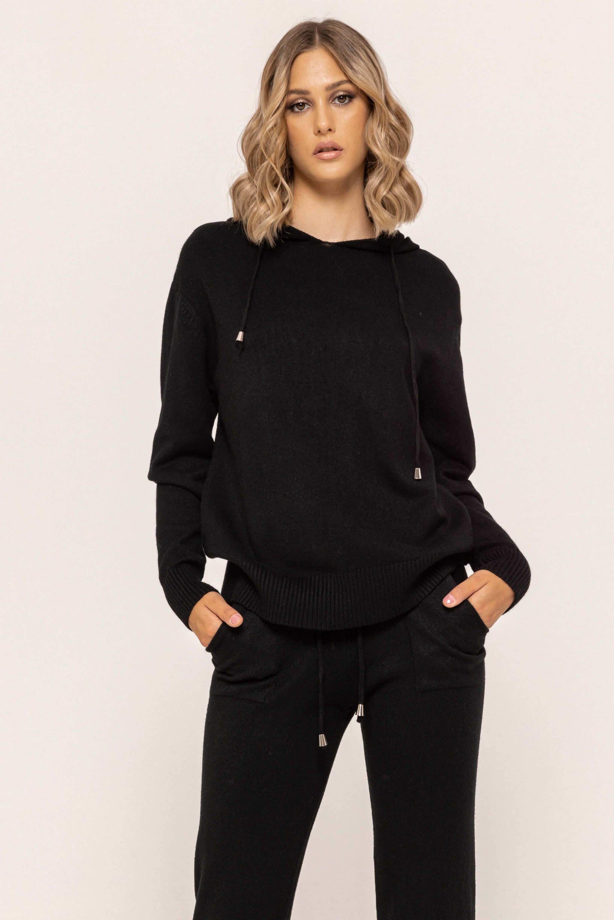 Pulover-din-tricot-cu-gluga-Meral