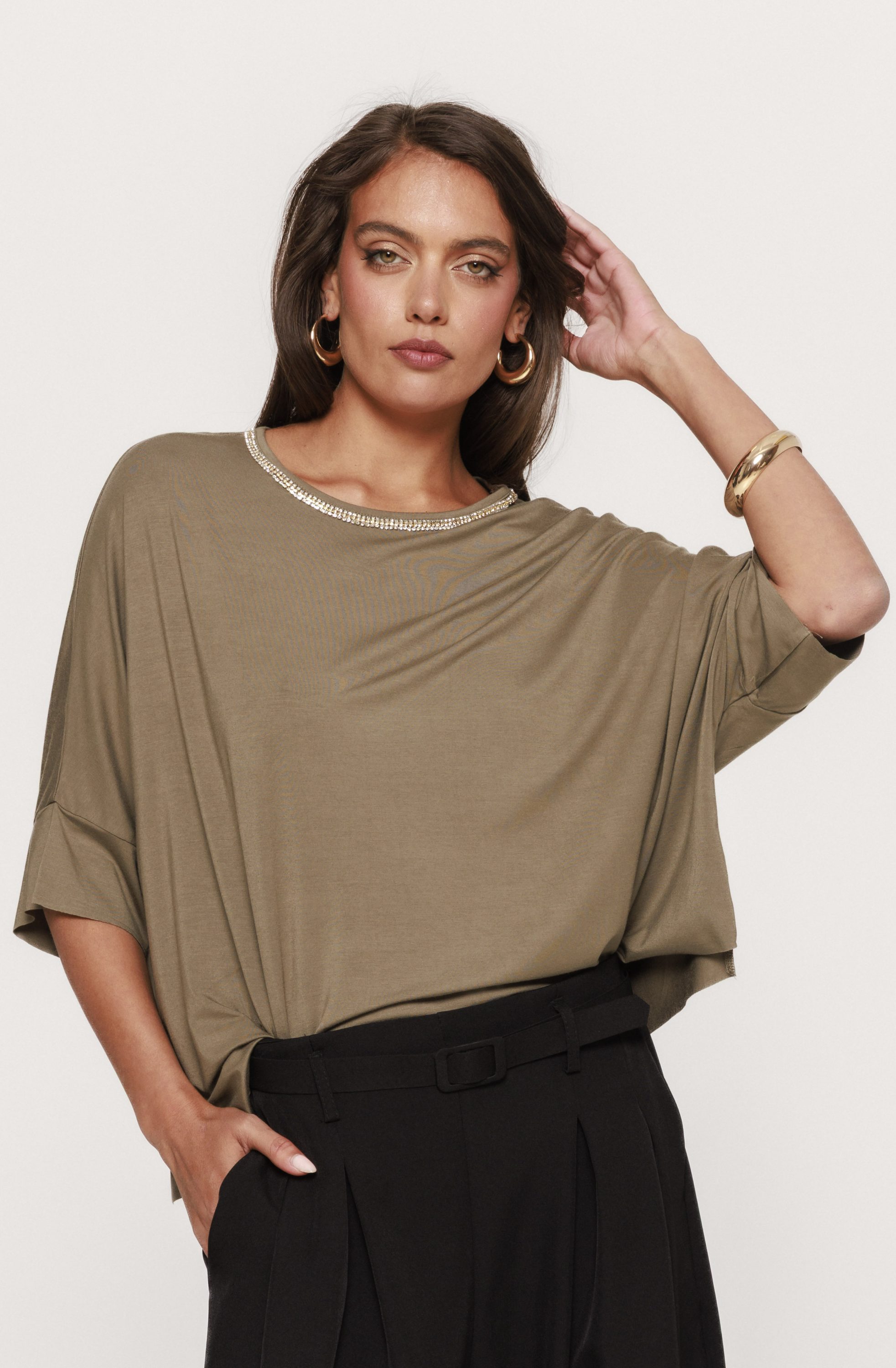 Bluza cu strasuri la baza gatului Georgia