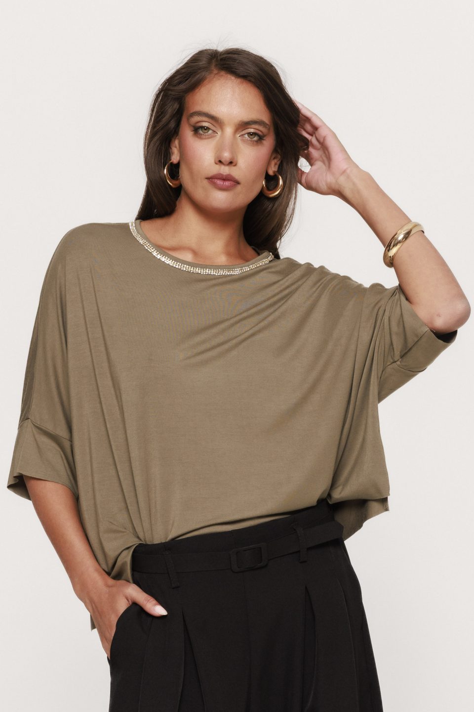 Bluza cu strasuri la baza gatului Georgia