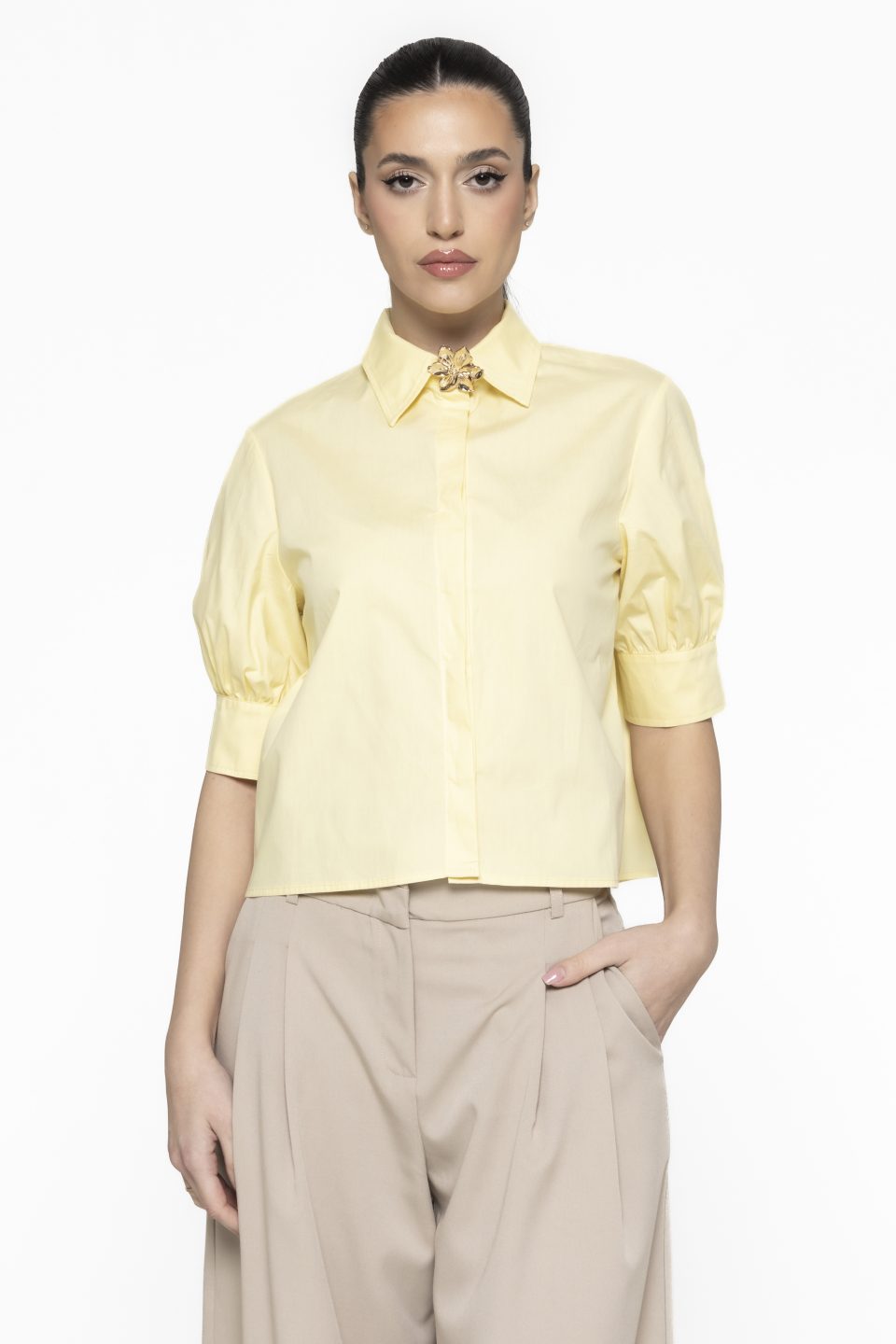 Camasa cu aplicatie brosa Alisa