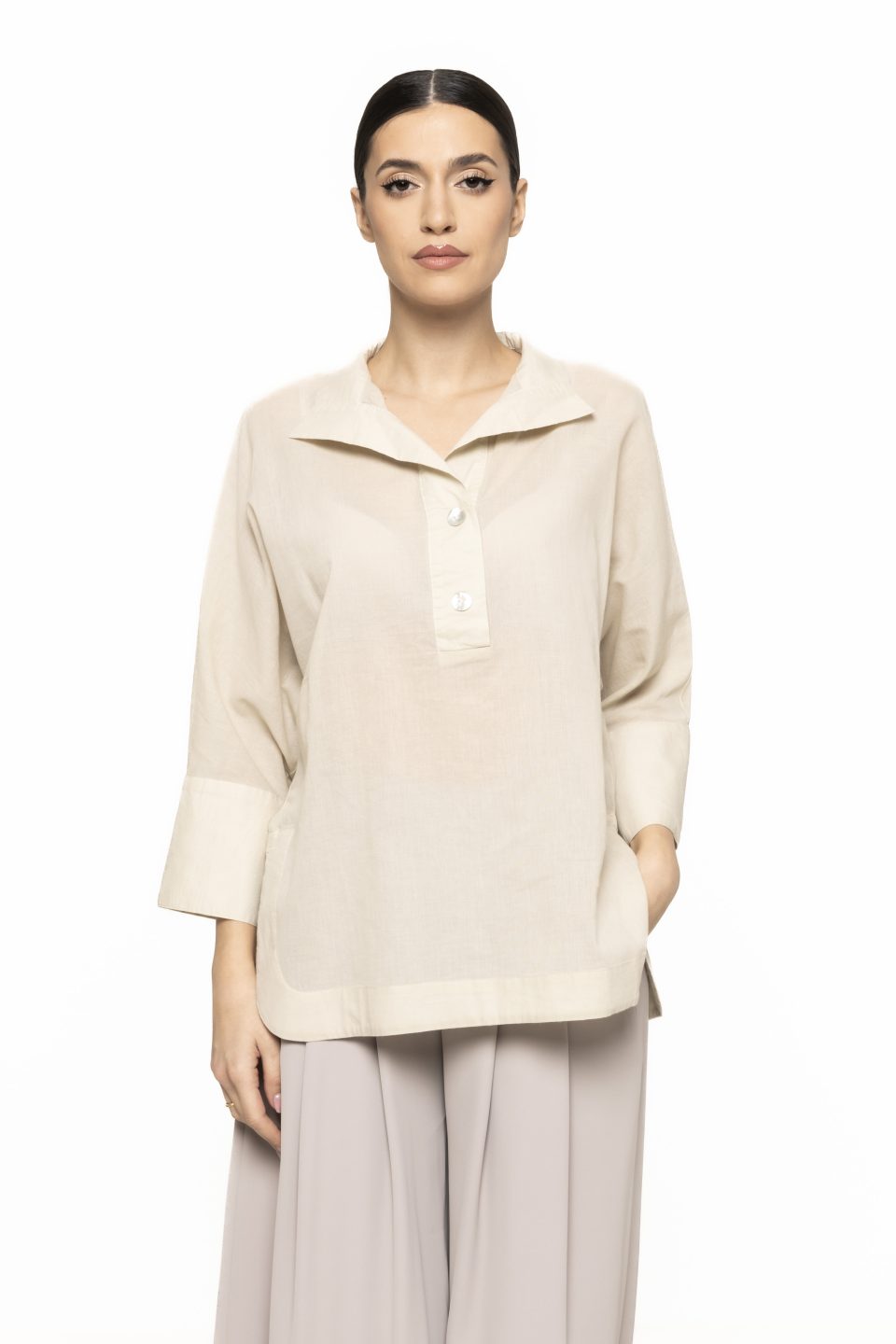 Camasa lejera cu nasturi Mihaela