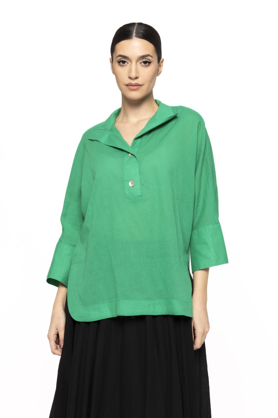 Camasa lejera cu nasturi Mihaela