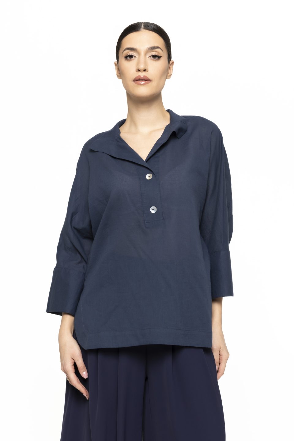 Camasa lejera cu nasturi Mihaela