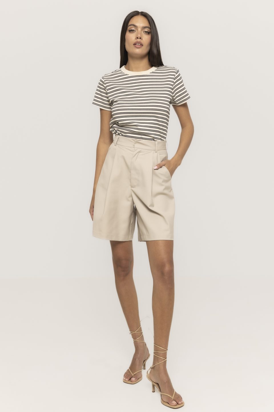 Pantalon scurt cu buzunare Delia