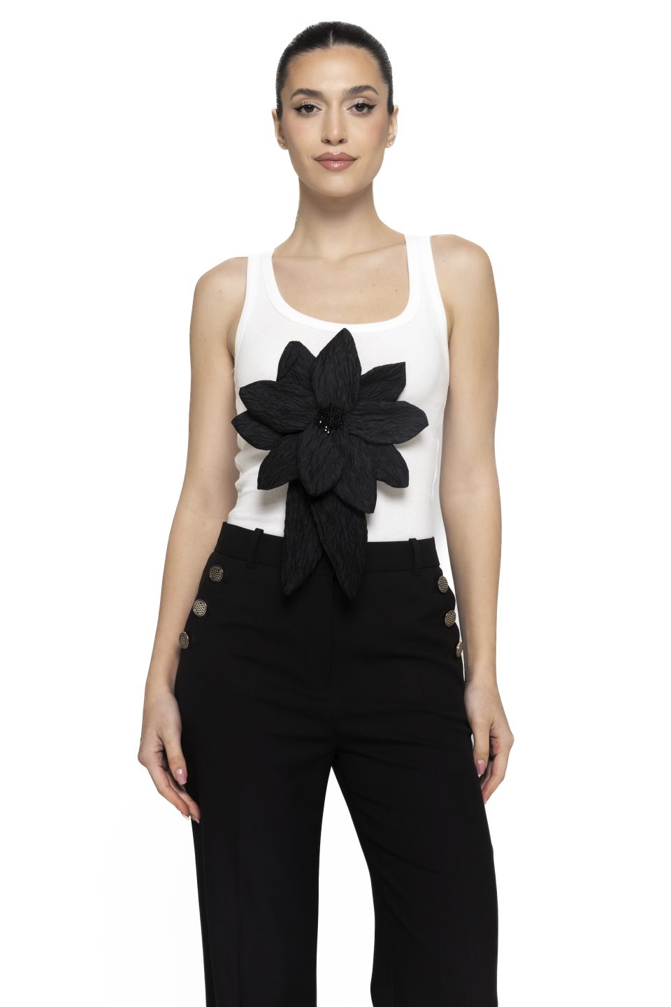 Top cu aplicatie floare Bianca