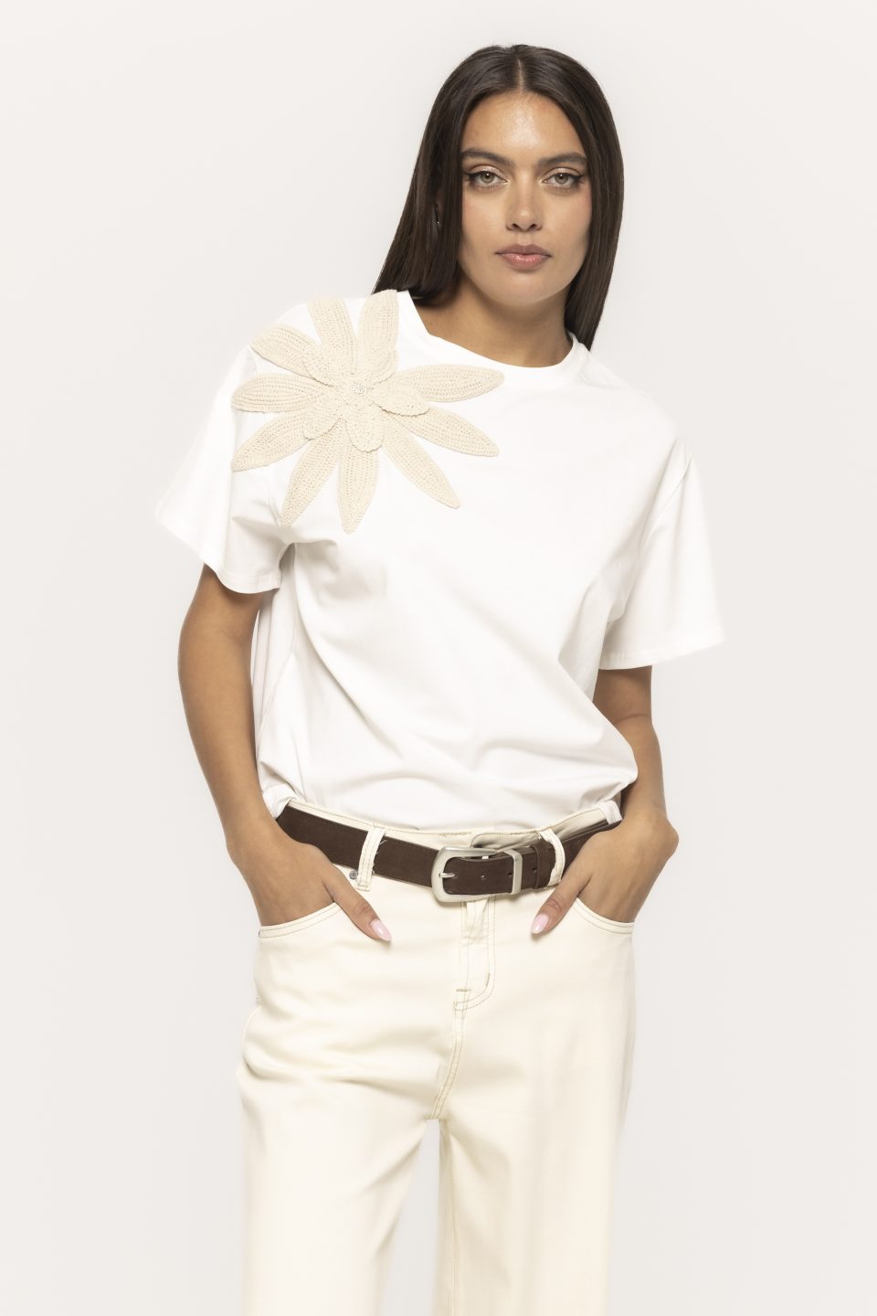 Tricou cu accesoriu floare Kara