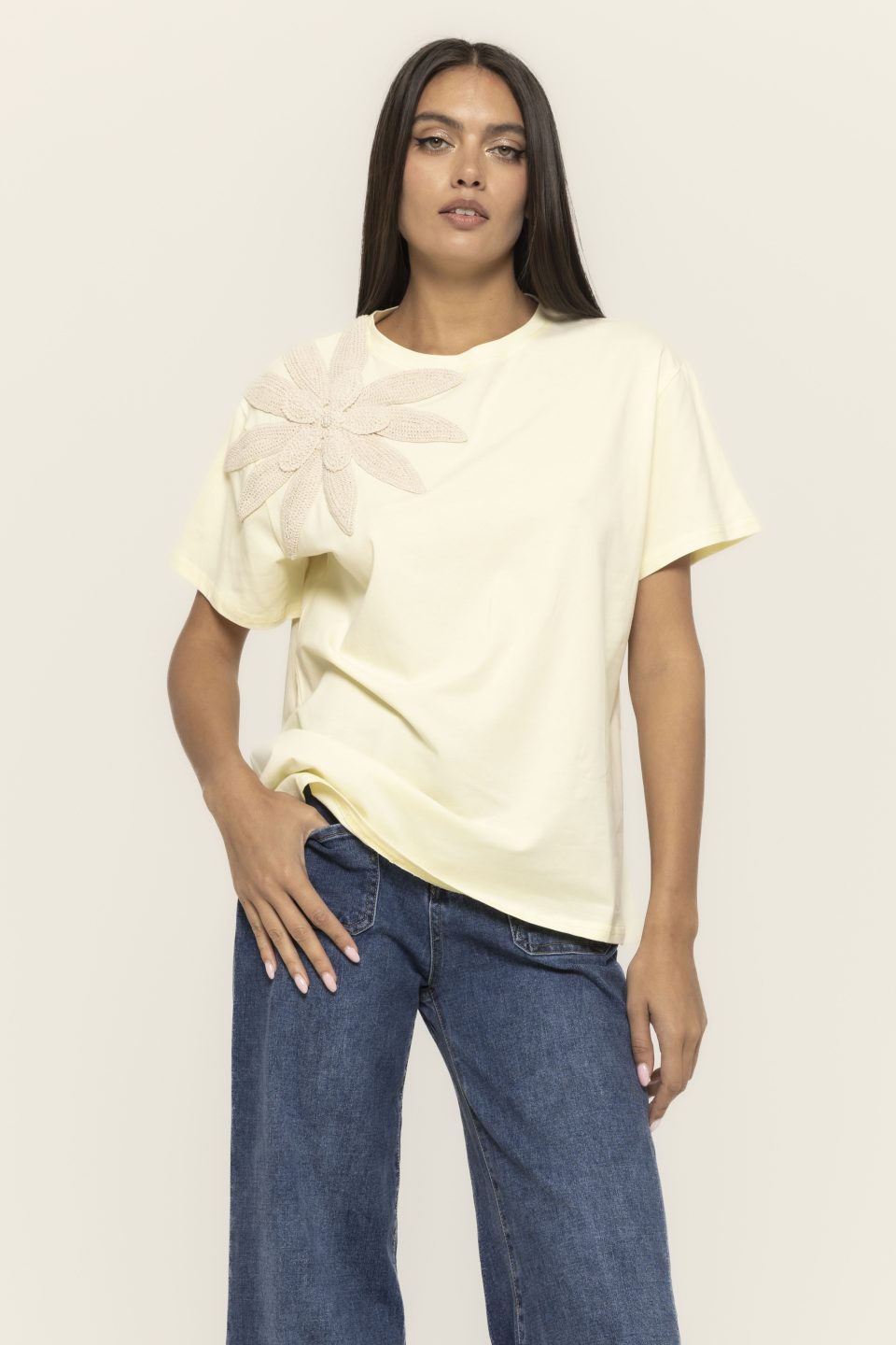 Tricou cu accesoriu floare Kara