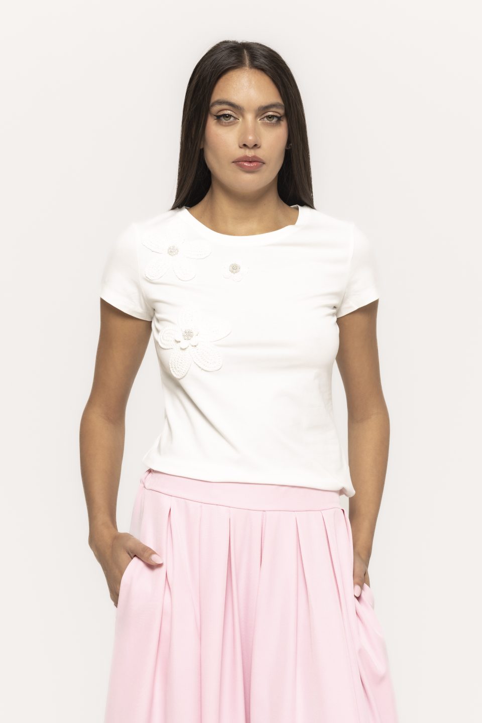 Tricou cu 3 flori aplicate Mirela