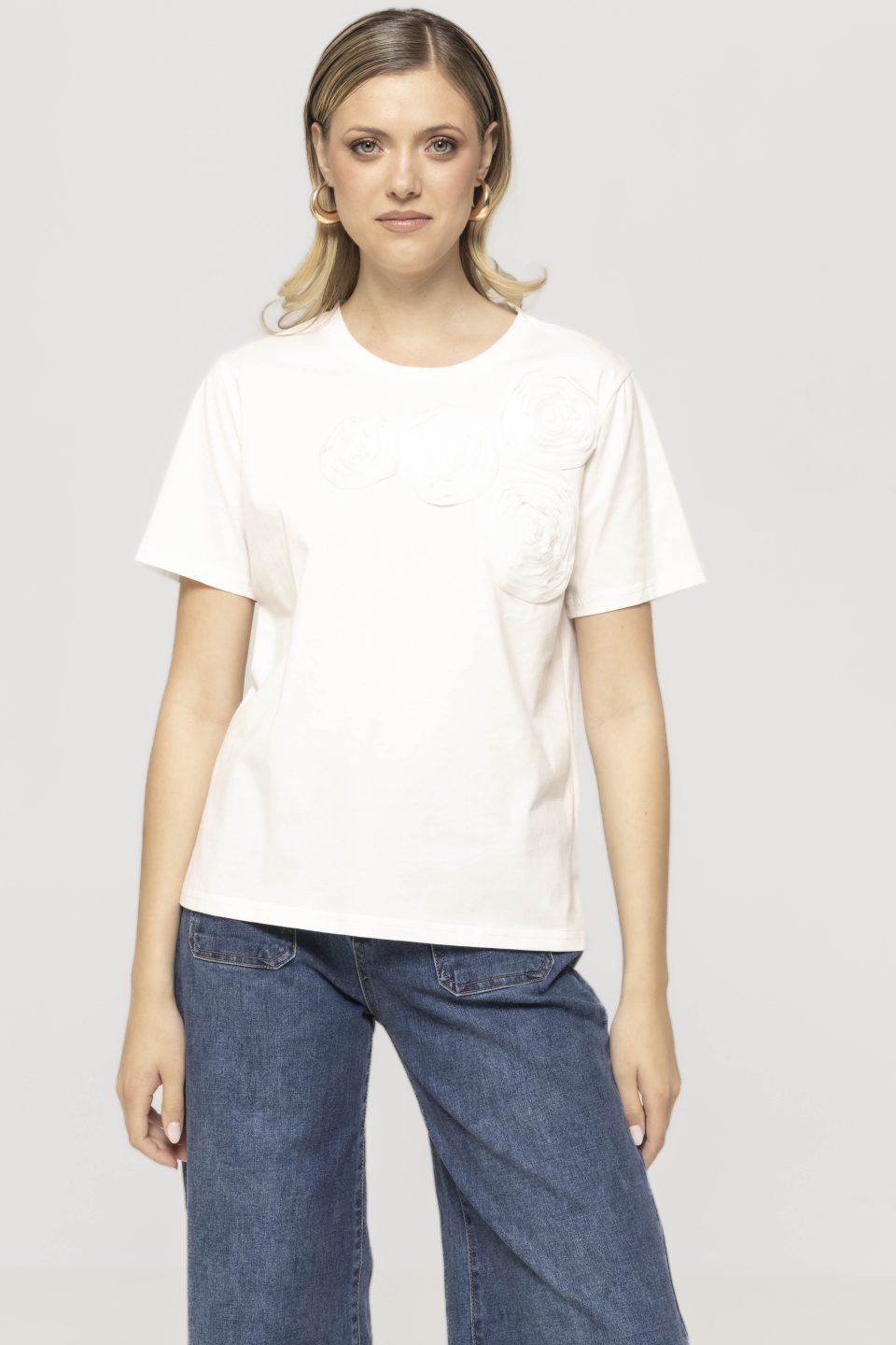 Tricou casual cu aplicatii flori Niky