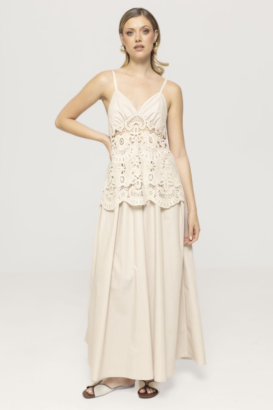 Rochie lunga cu bretele si model broderie Bella