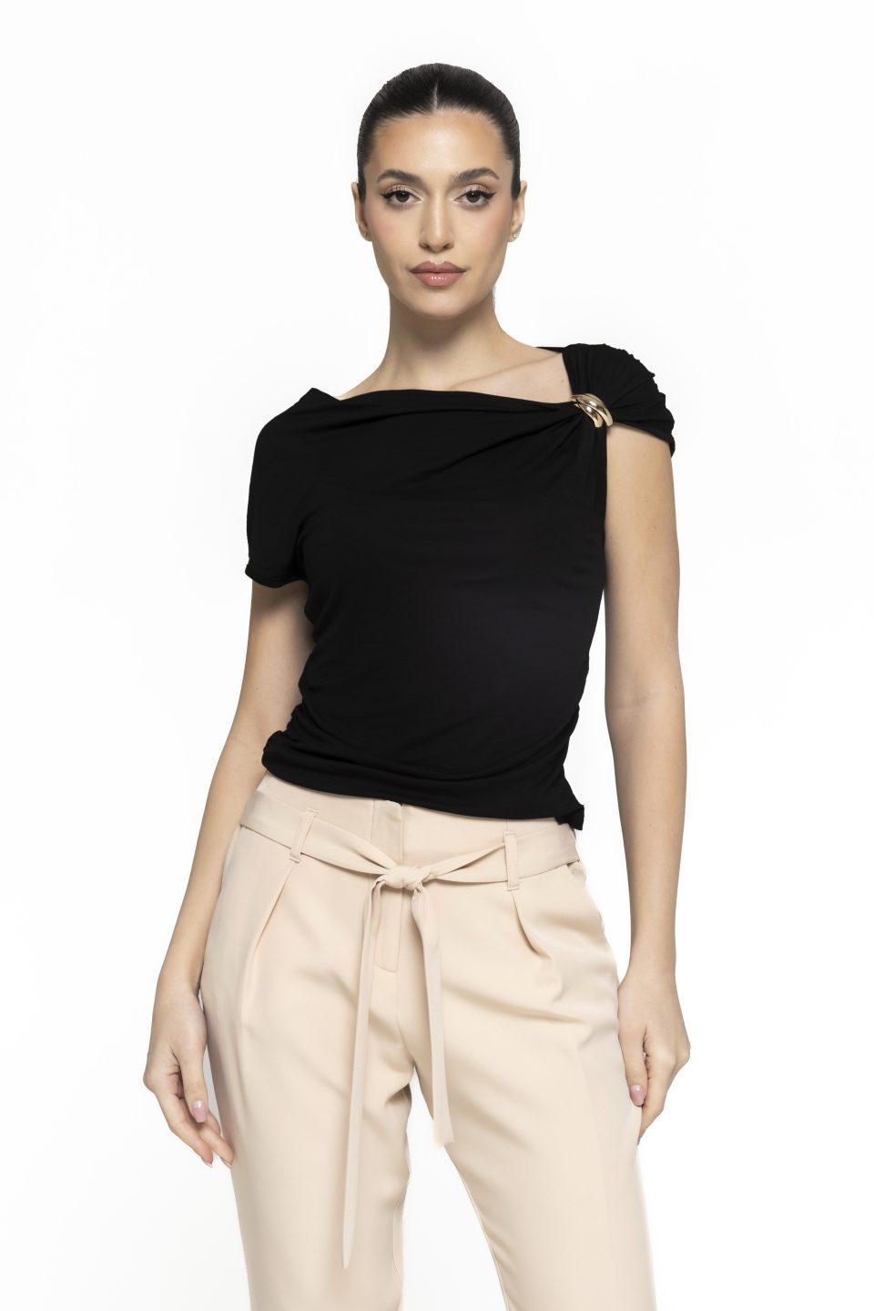 Top cu accesoriu auriu Amira