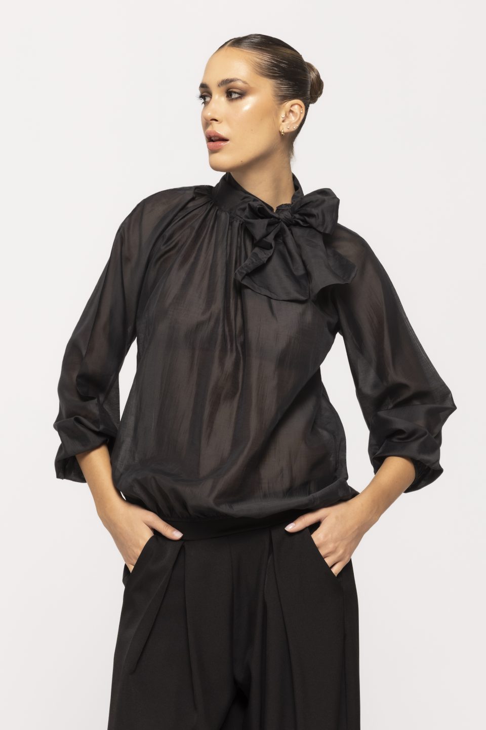 Bluza cu funda la gat Talia
