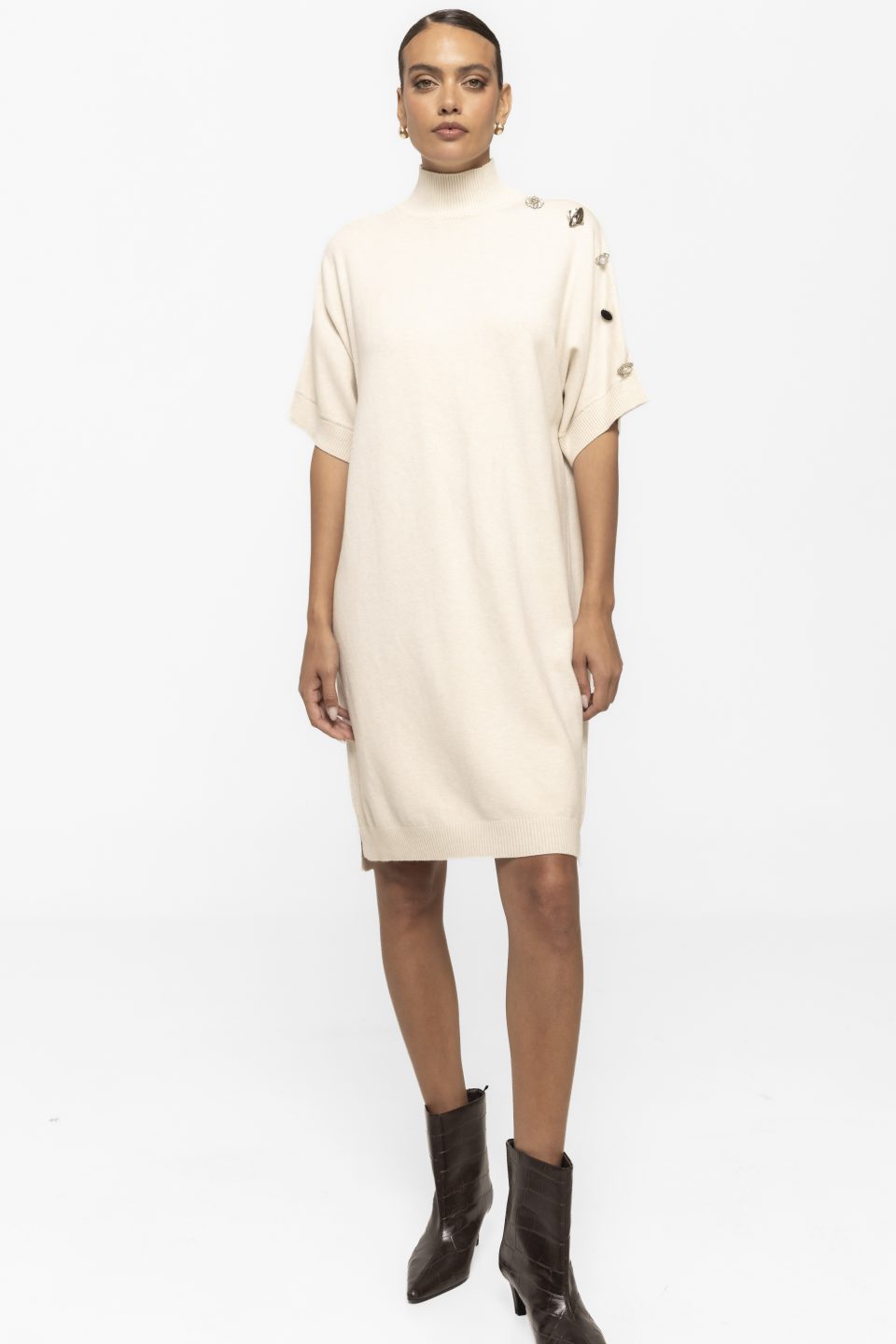 Rochie din tricot cu aplicatii accesorii pe umar Mira
