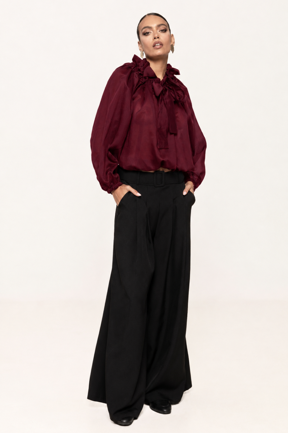 Pantalon evazat cu curea in talie Freya