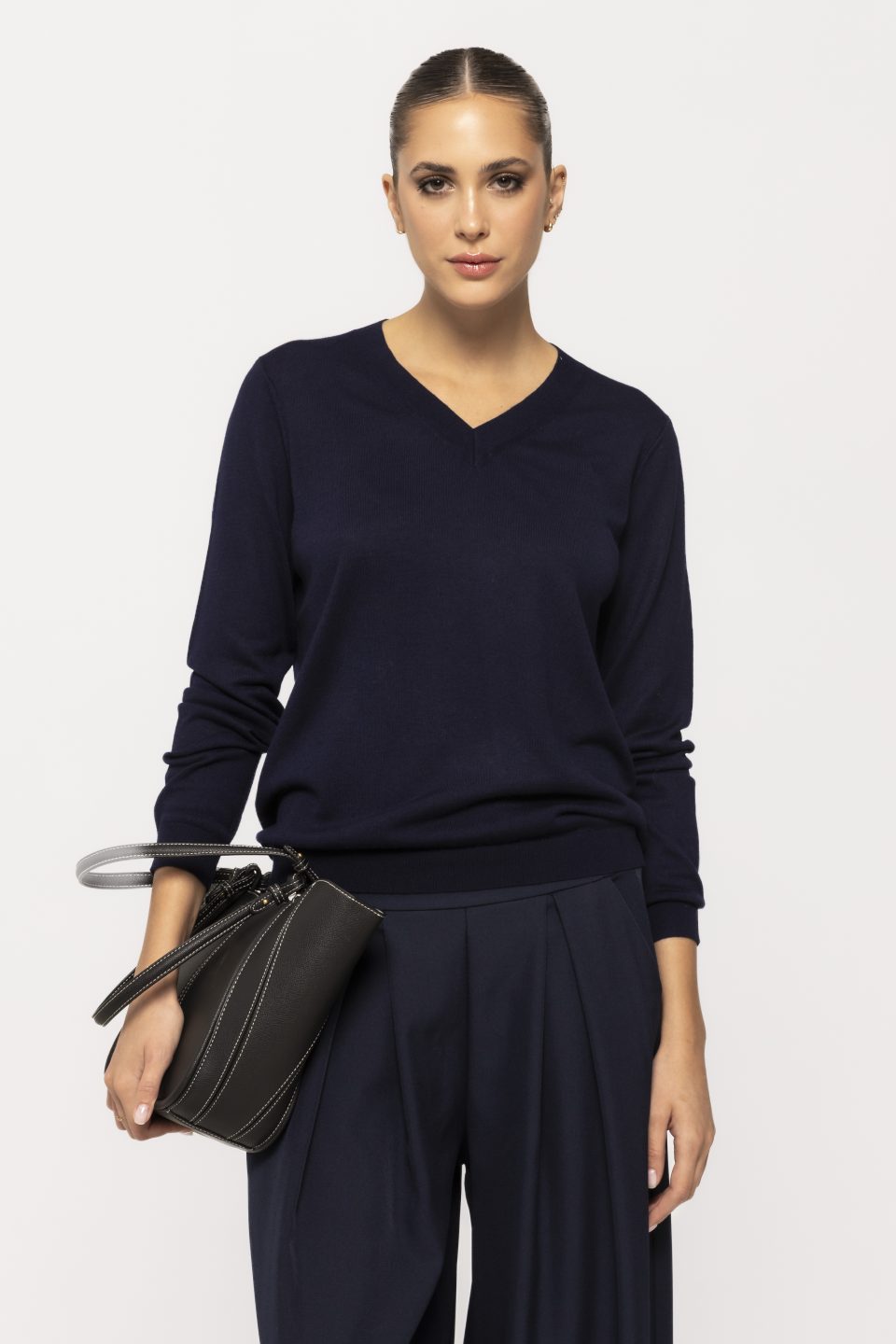 Pulover casual cu decolteu in V Iulia