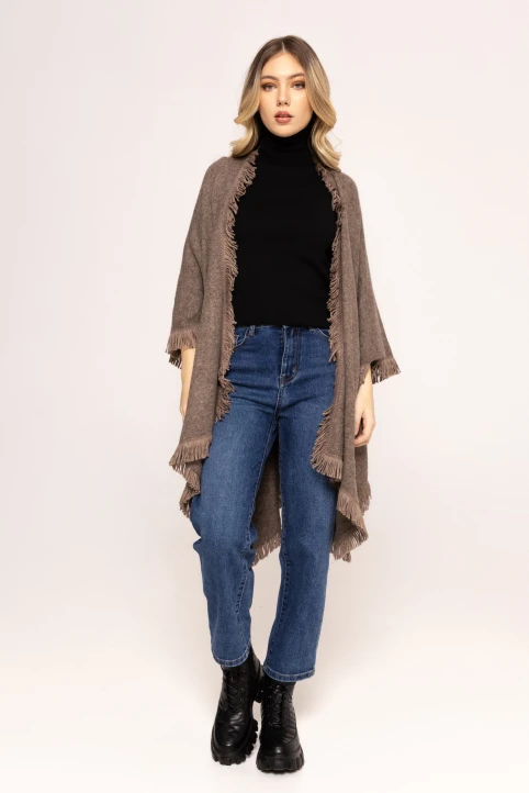 Poncho-cu-adaos-de-lana-Laura-maro