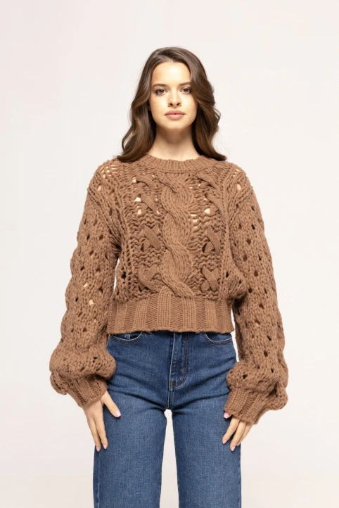 Pulover-cu-detalii-perforate-Doris-maro