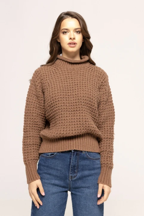 Pulover-din-tricot-cu-efect-impletit-Maria-maro