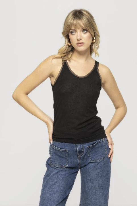 top-vera-negru (2)